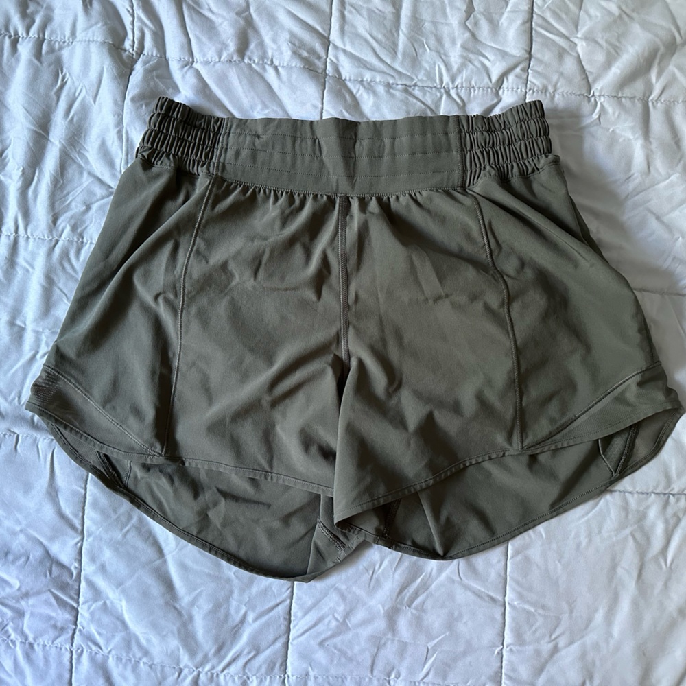 Lululemon hotty hot short high rise 4” army green size 8